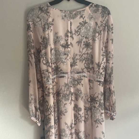 NWT Floral Tommy Hilfiger Dress - Picture 4 of 6